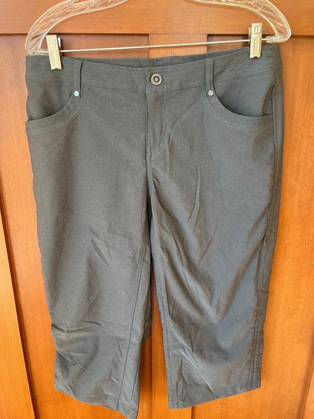 Kuhl Women Capri Gray Pants Outdoor Hiking Gorpcore Camping; Size 10  *EUC*